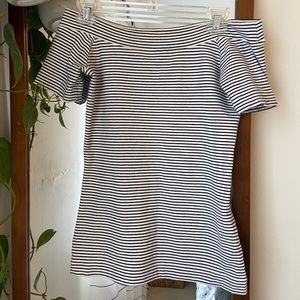 Off the shoulder tee